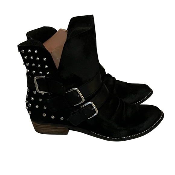 DV By Dolce Vita Stud Boots Sz 7 1/2 - Picture 1 of 13